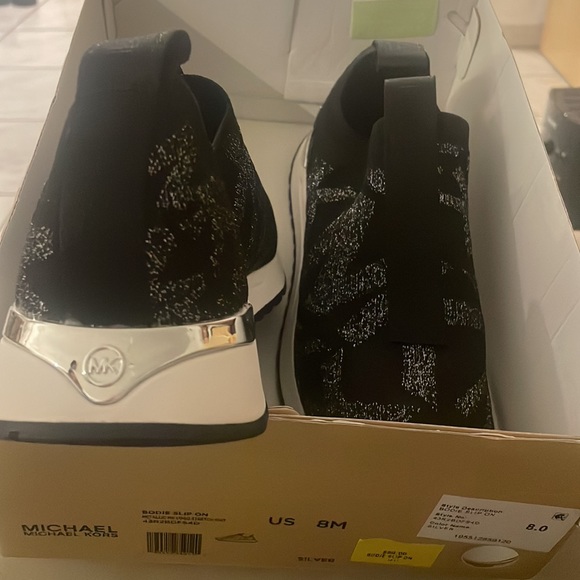 Michael Kors bodie slip on - Picture 3 of 5